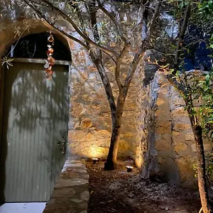 https://lemonolives.albaniahotels.org